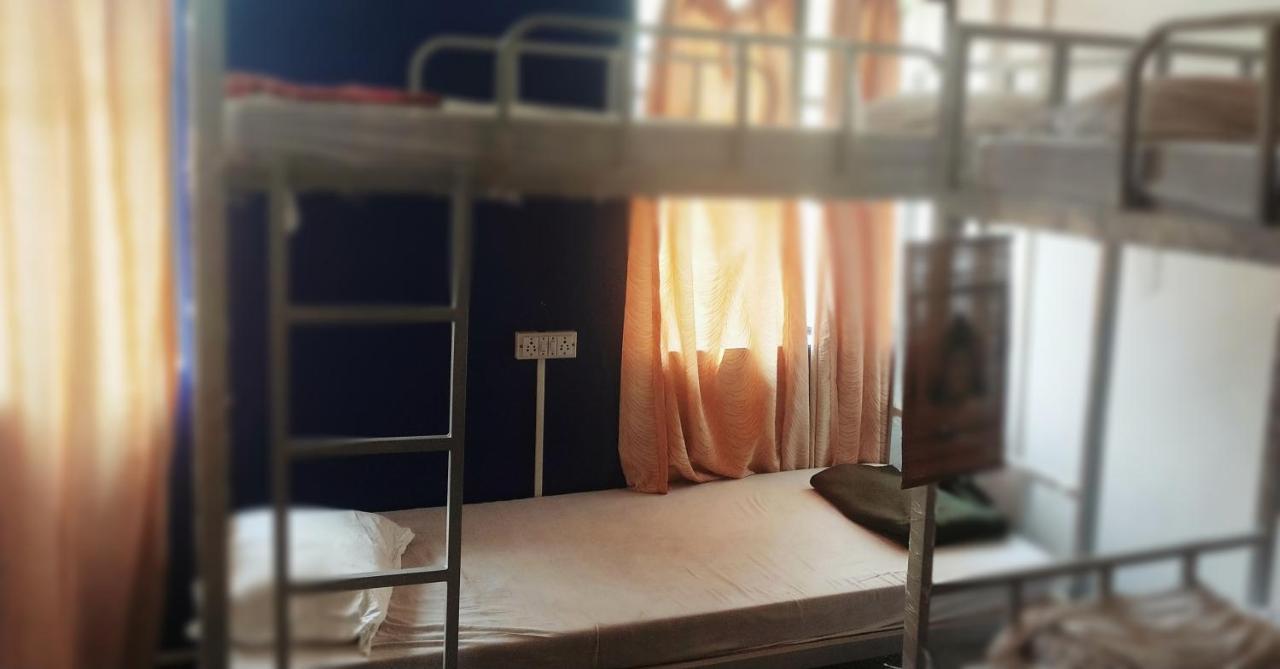 מדגאון Monkey Mind Hostel מראה חיצוני תמונה