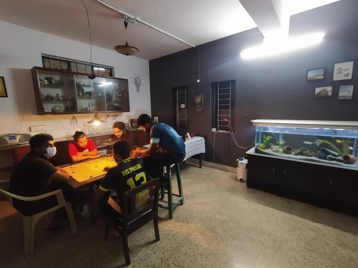 מדגאון Monkey Mind Hostel מראה חיצוני תמונה