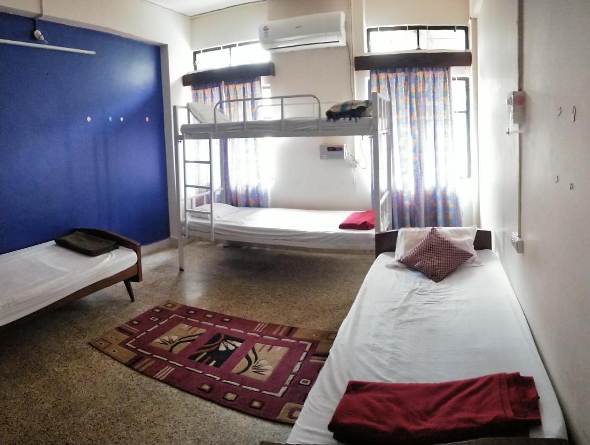 מדגאון Monkey Mind Hostel מראה חיצוני תמונה