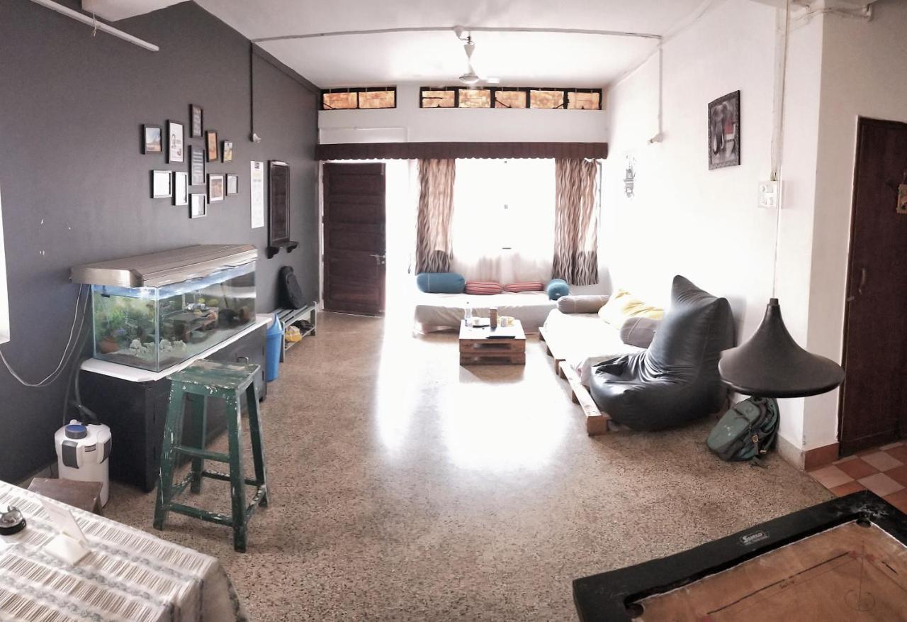 מדגאון Monkey Mind Hostel מראה חיצוני תמונה
