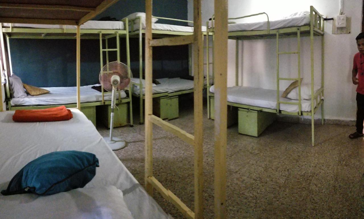 מדגאון Monkey Mind Hostel חדר תמונה
