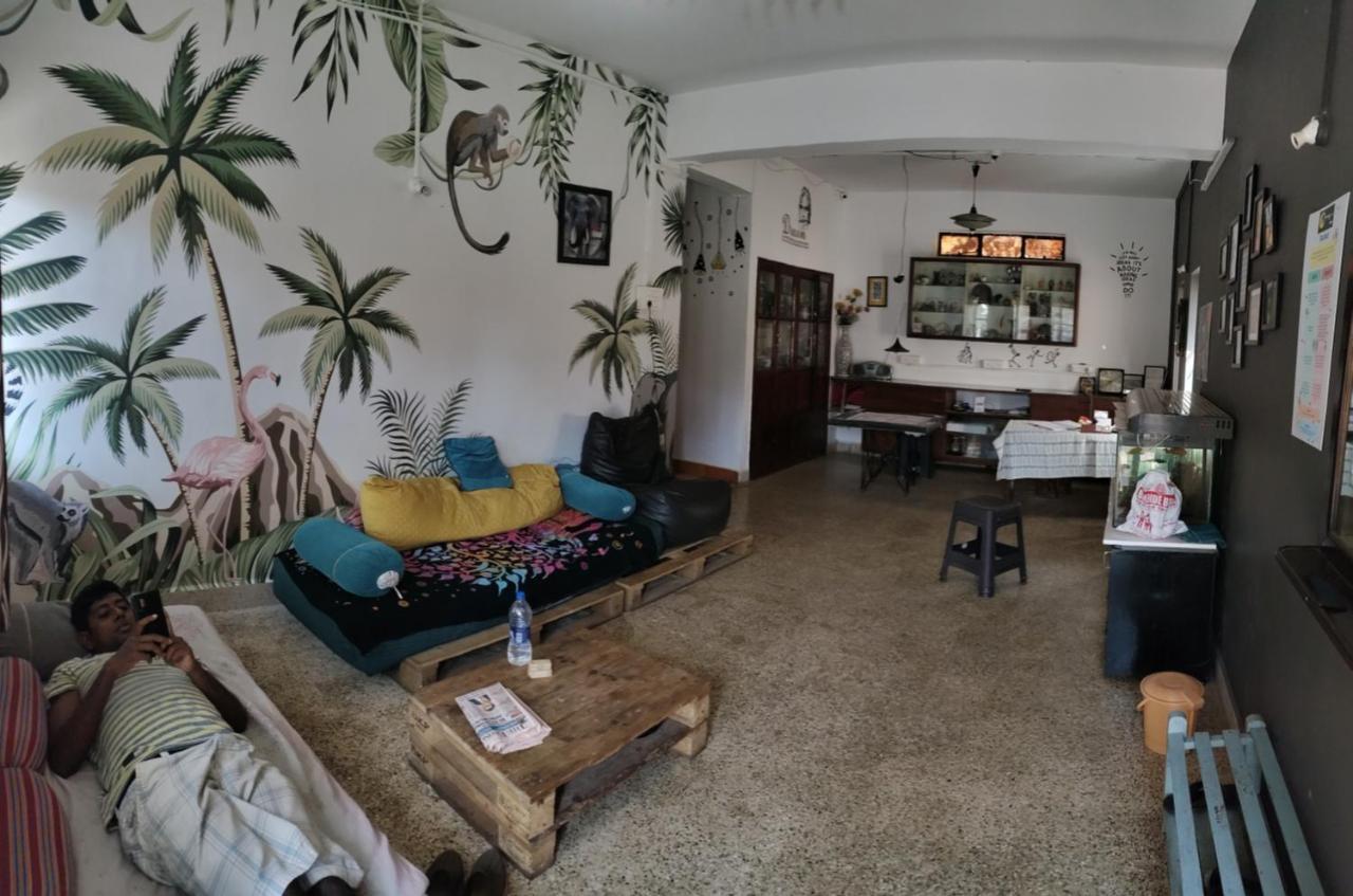 מדגאון Monkey Mind Hostel מראה חיצוני תמונה